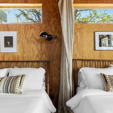 Lazo House - Riverfront With Overlooking Llano River Extérieur photo