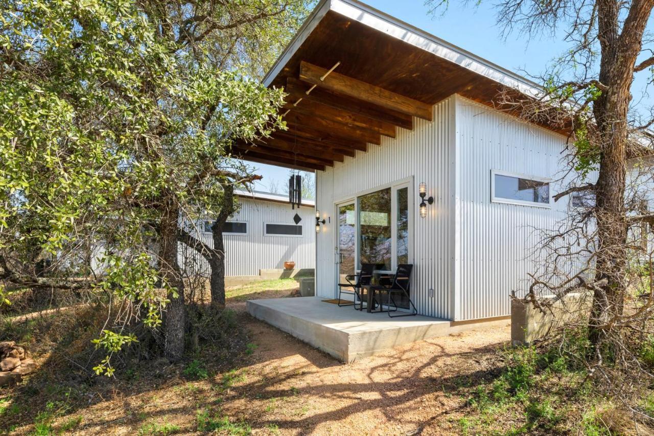 Lazo House - Riverfront With Overlooking Llano River Extérieur photo