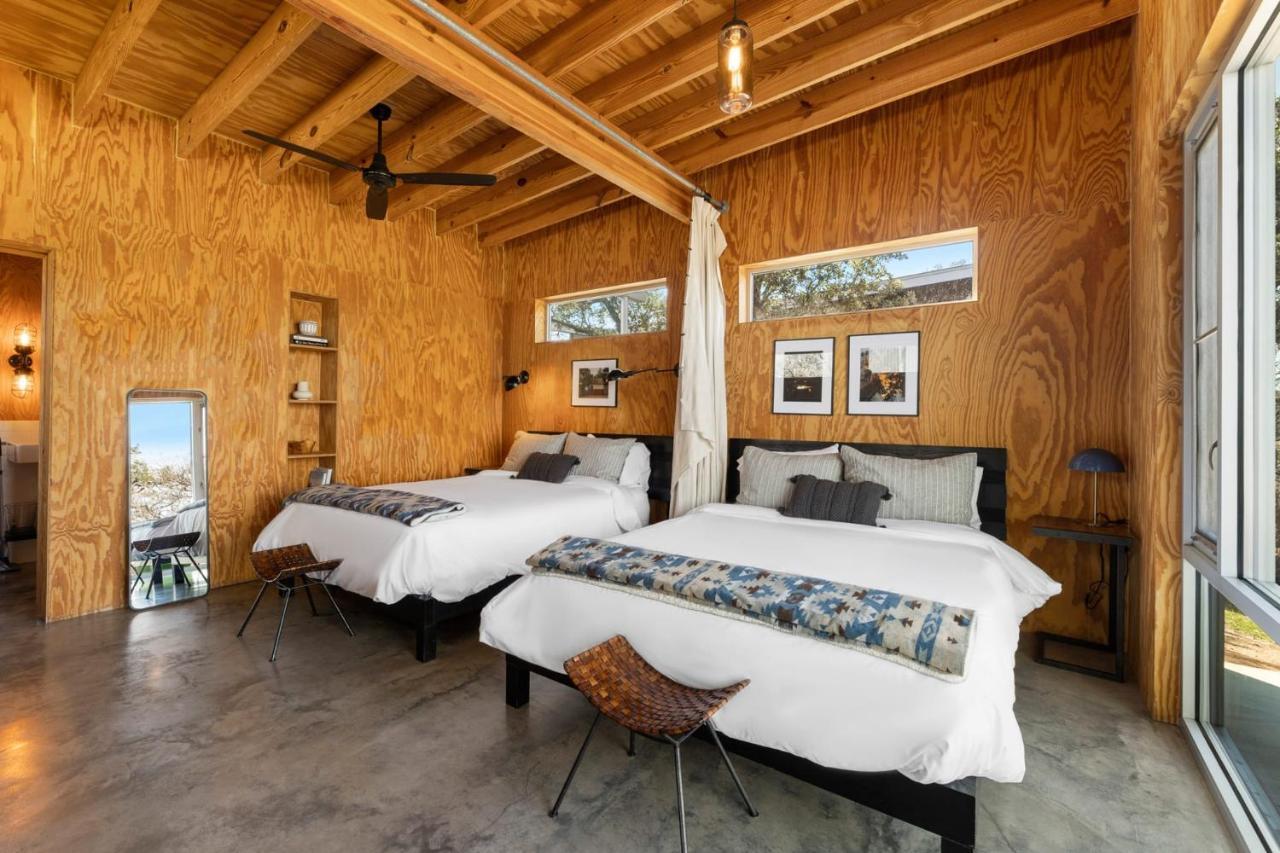 Lazo House - Riverfront With Overlooking Llano River Extérieur photo