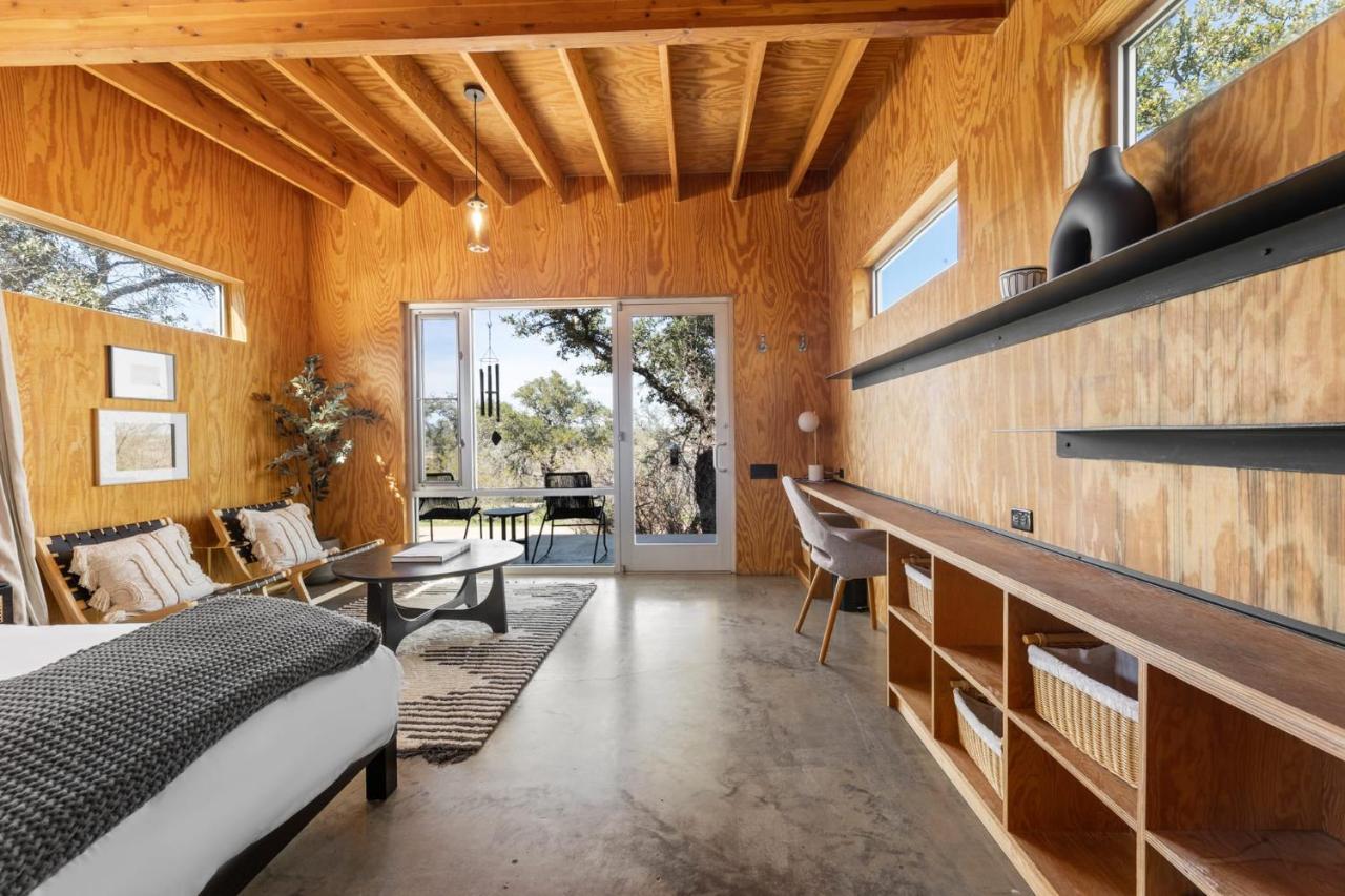 Lazo House - Riverfront With Overlooking Llano River Extérieur photo