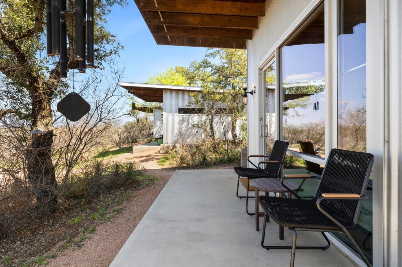 Lazo House - Riverfront With Overlooking Llano River Extérieur photo