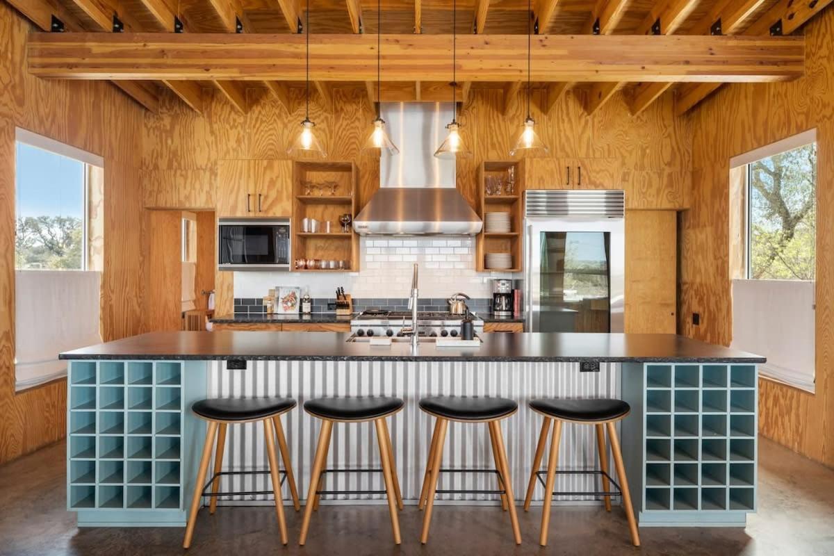 Lazo House - Riverfront With Overlooking Llano River Extérieur photo