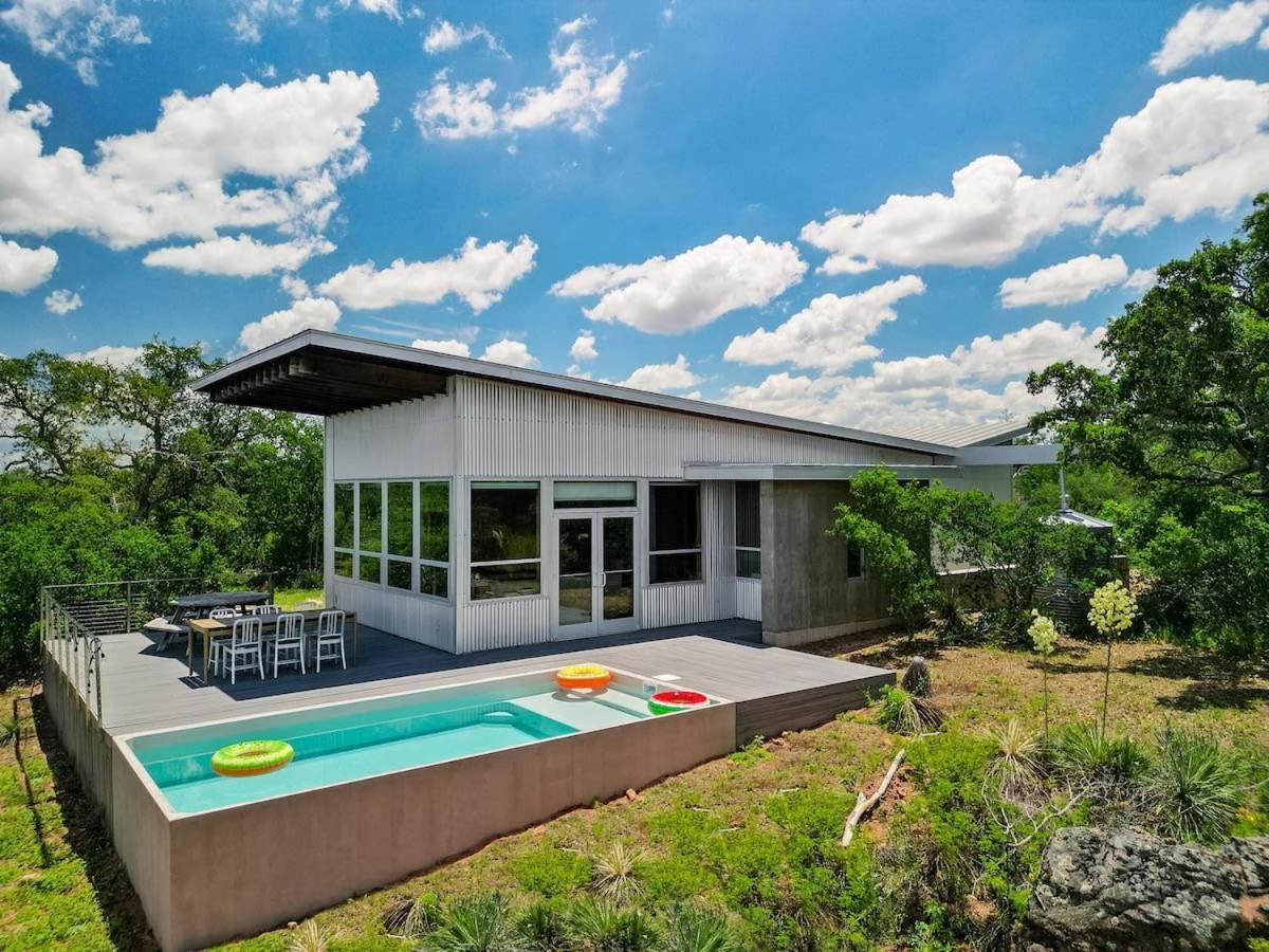 Lazo House - Riverfront With Overlooking Llano River Extérieur photo