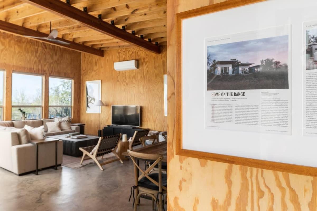 Lazo House - Riverfront With Overlooking Llano River Extérieur photo