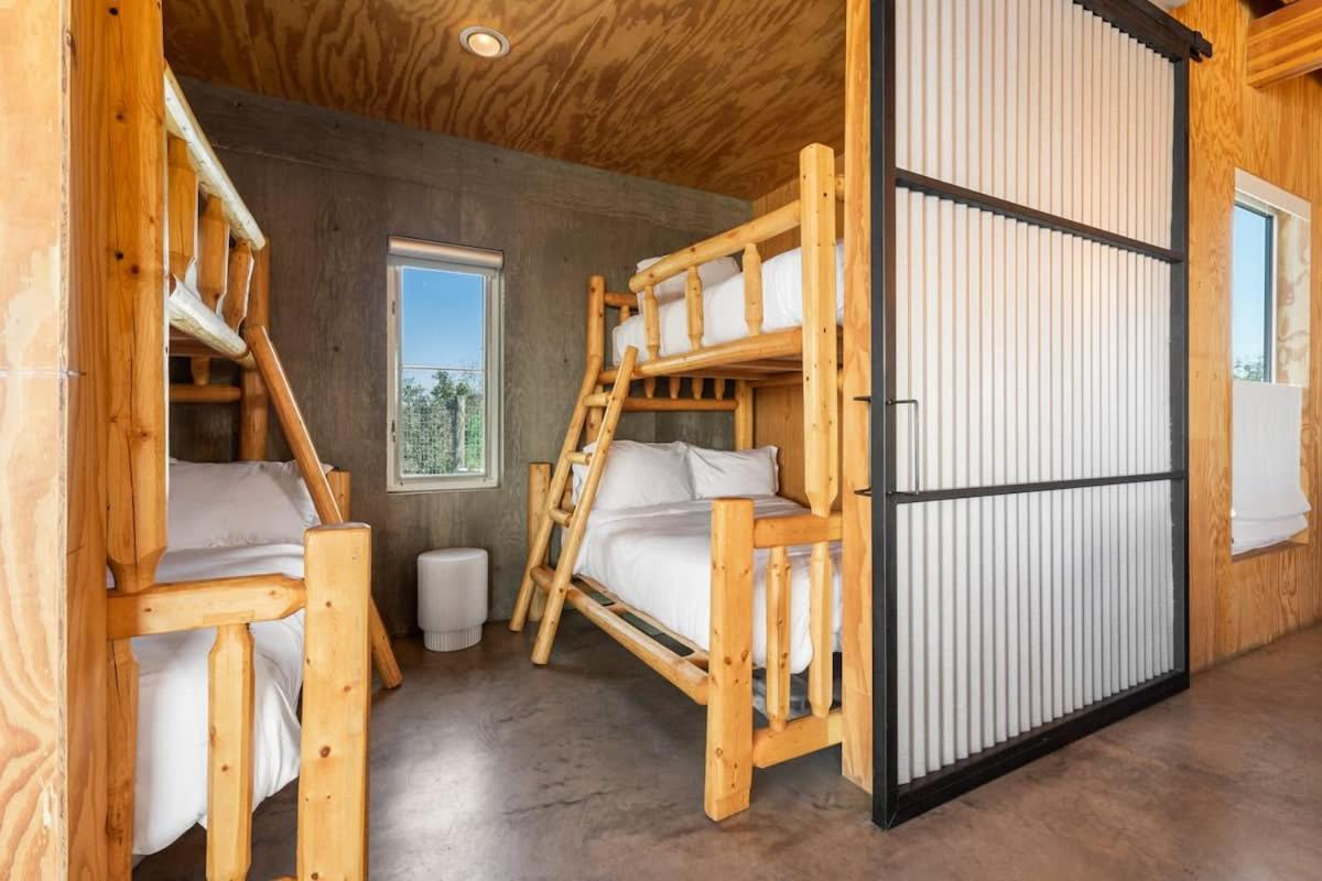 Lazo House - Riverfront With Overlooking Llano River Extérieur photo