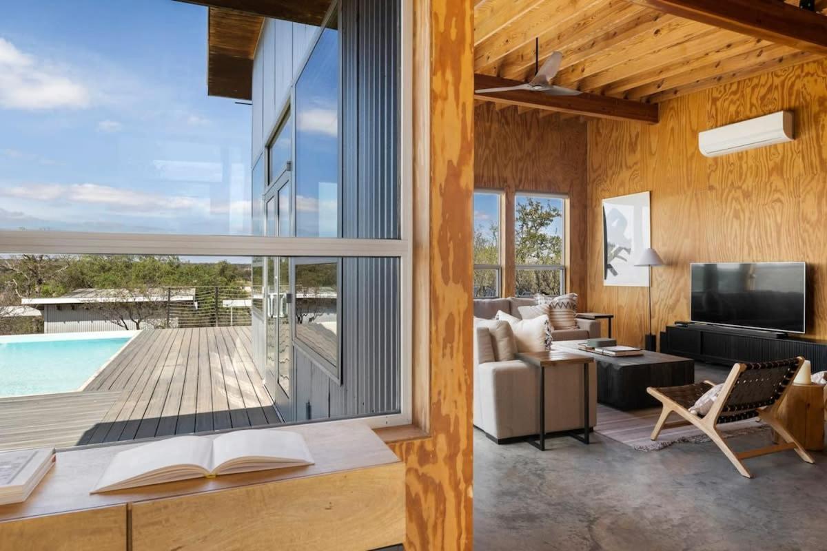Lazo House - Riverfront With Overlooking Llano River Extérieur photo